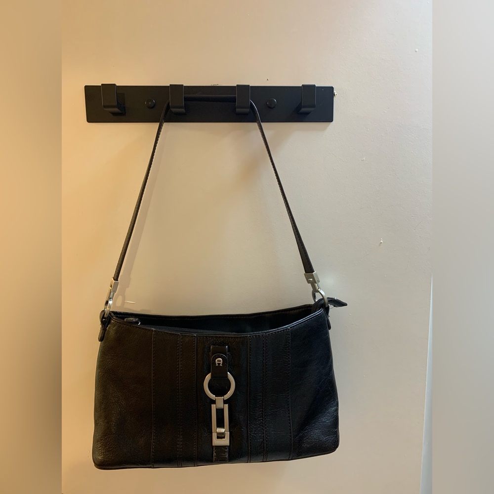 Vintage Etienne Aigner Chic Black Leather Shoulder Bag like new - Picture 2 of 16